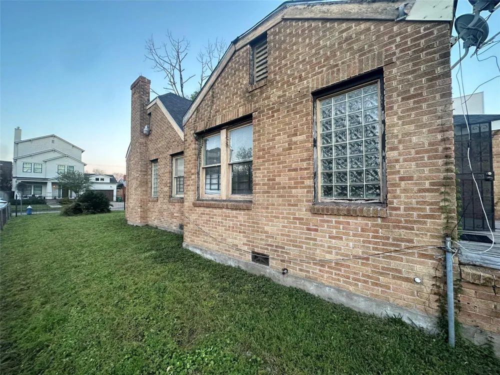 1704 Rosewood Street Houston, TX 77004