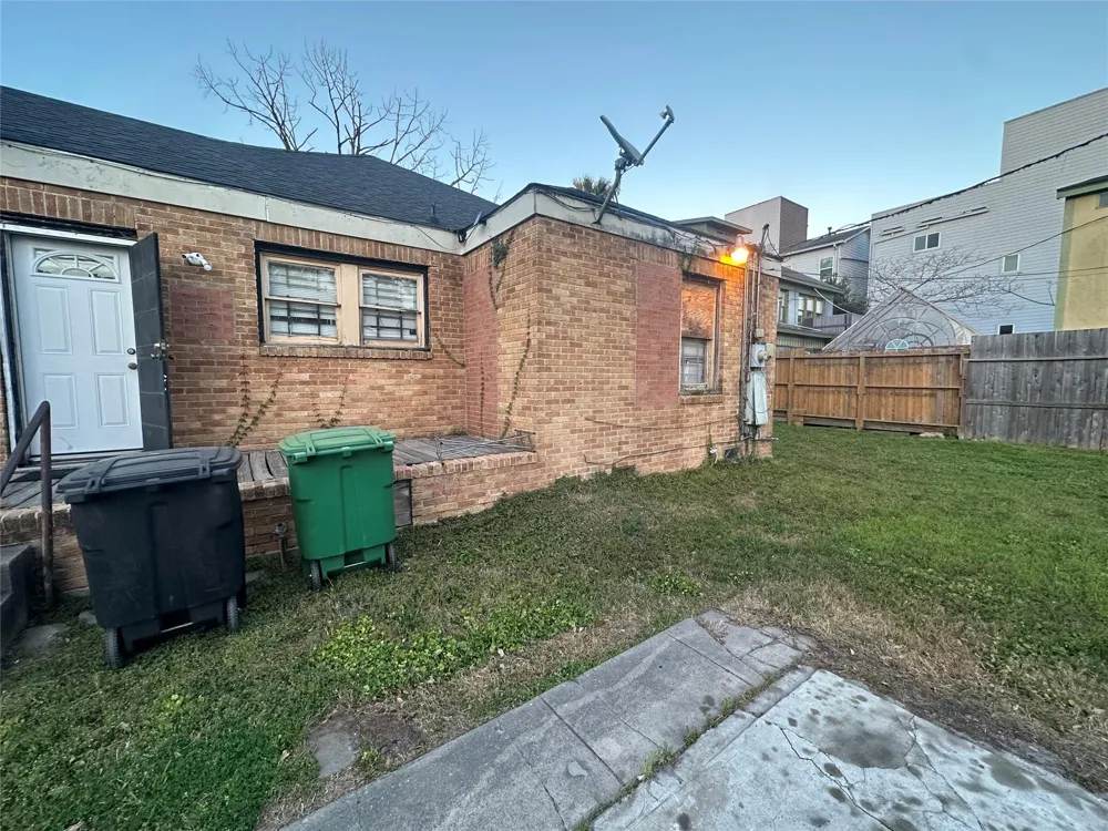 1704 Rosewood Street Houston, TX 77004