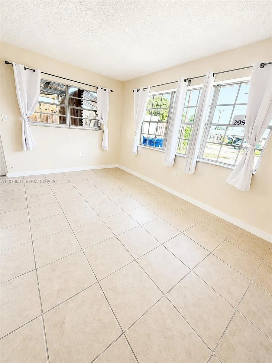 1711 NE 56th St #5 Fort Lauderdale, FL 33334
