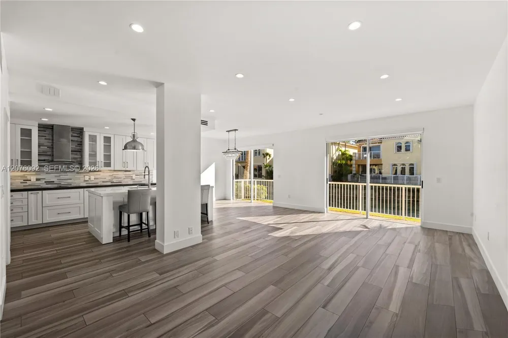 3110 NE 210th Ter Aventura, FL 33180
