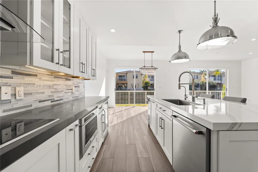 3110 NE 210th Ter Aventura, FL 33180