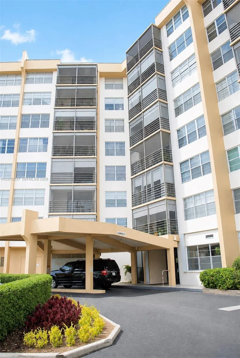 1100 Saint Charles Pl #504 Pembroke Pines, FL 33026