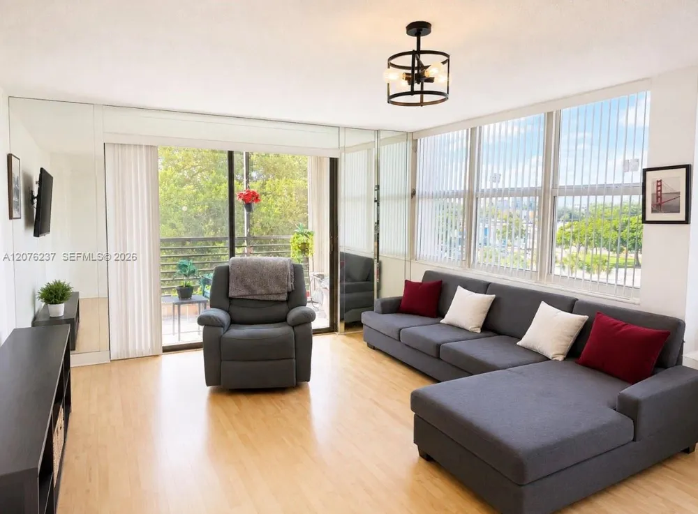 1100 Saint Charles Pl #504 Pembroke Pines, FL 33026