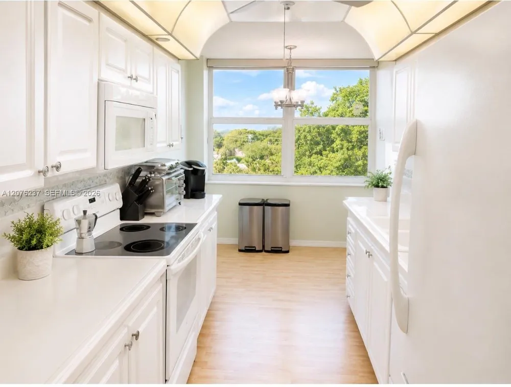 1100 Saint Charles Pl #504 Pembroke Pines, FL 33026