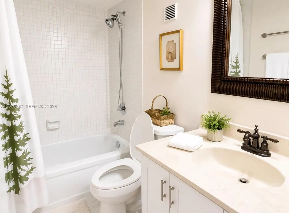 1100 Saint Charles Pl #504 Pembroke Pines, FL 33026