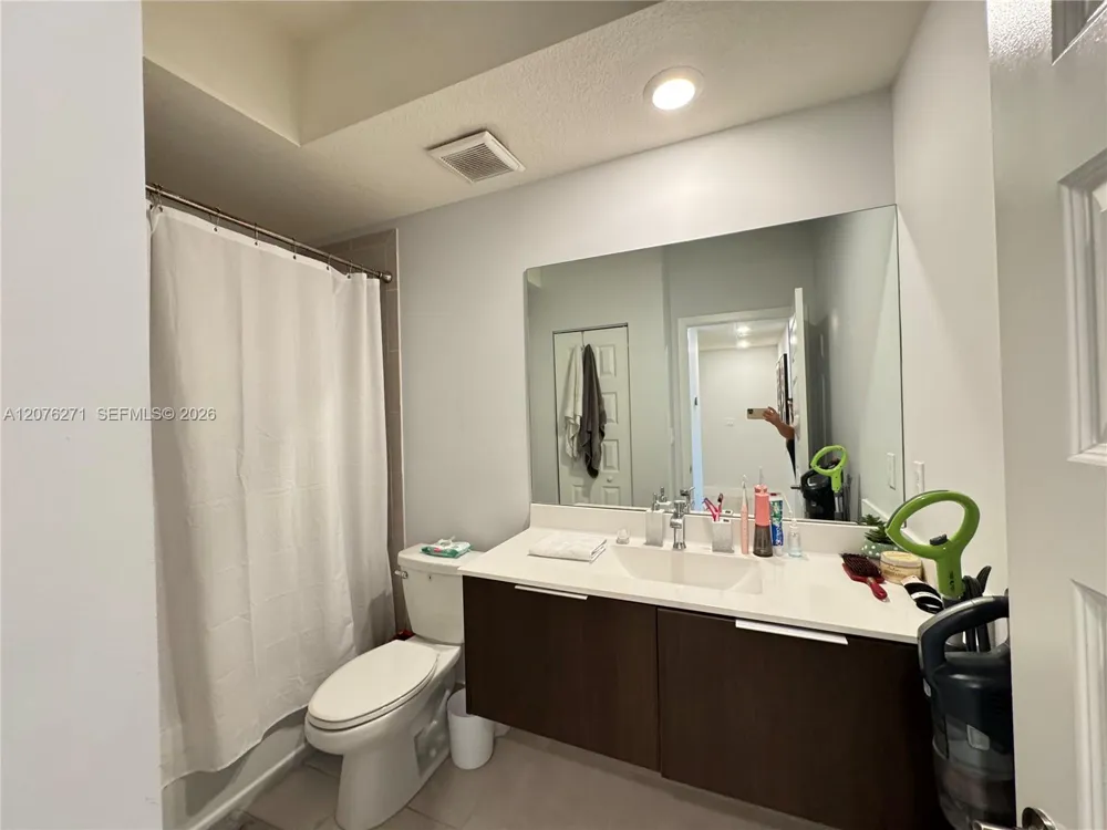 10413 NW 82nd St #3 Doral, FL 33178