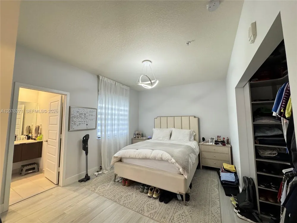 10413 NW 82nd St #3 Doral, FL 33178