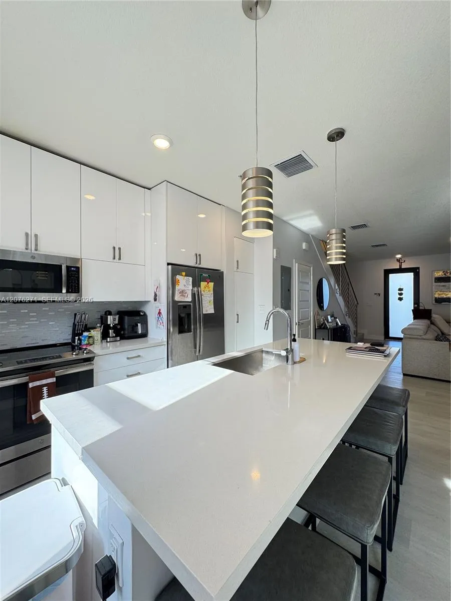 10413 NW 82nd St #3 Doral, FL 33178