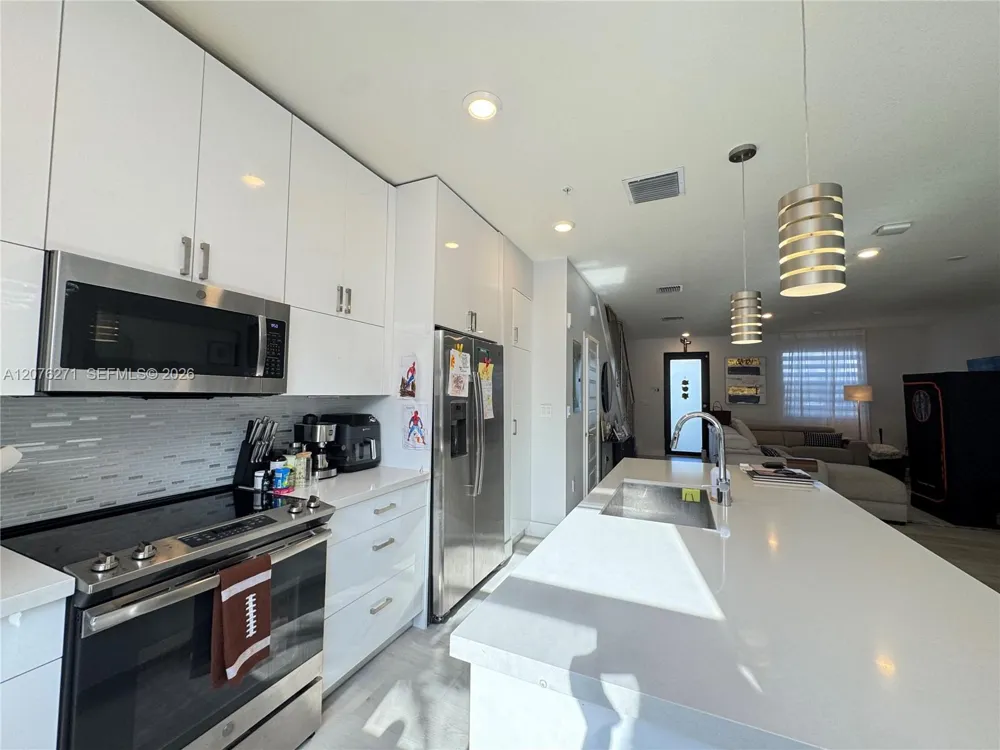 10413 NW 82nd St #3 Doral, FL 33178