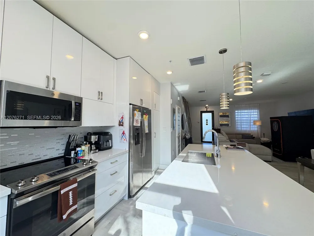 10413 NW 82nd St #3 Doral, FL 33178