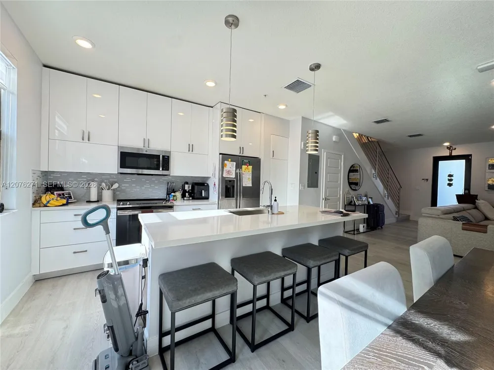 10413 NW 82nd St #3 Doral, FL 33178