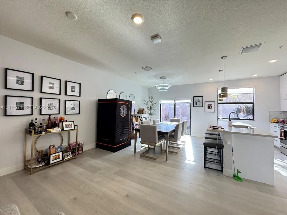 10413 NW 82nd St #3 Doral, FL 33178