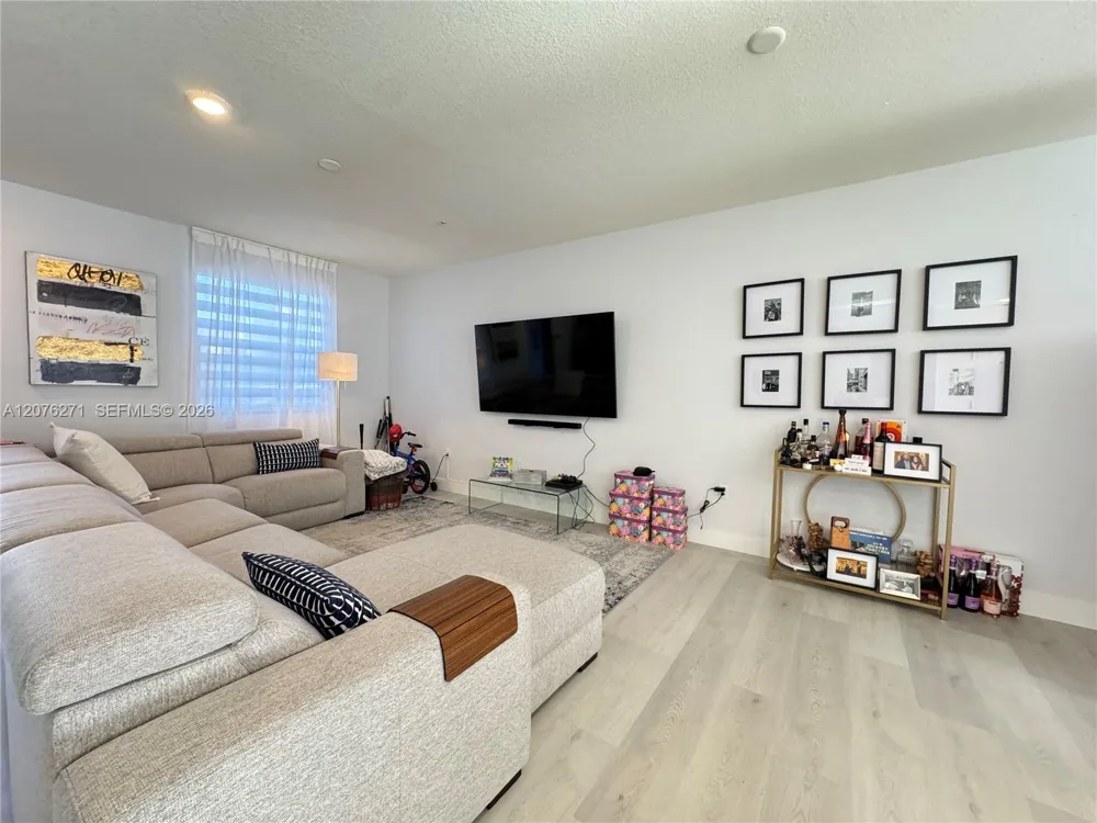 10413 NW 82nd St #3 Doral, FL 33178