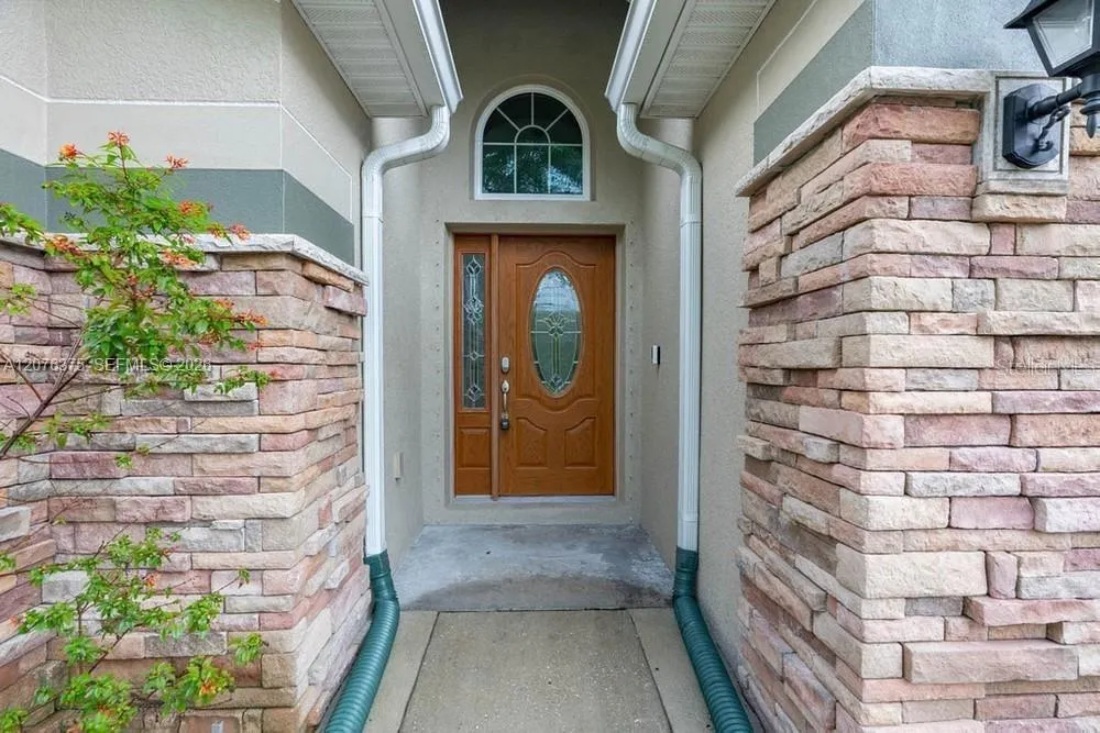 311 Delwood Breck St Other City - In The State Of Florida, FL 33570