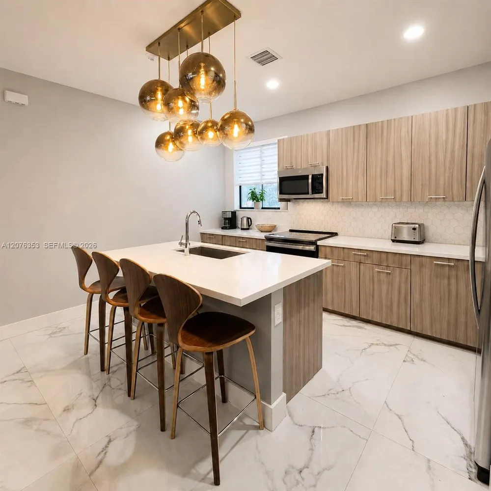 4619 NW 84th Ave Doral, FL 33166