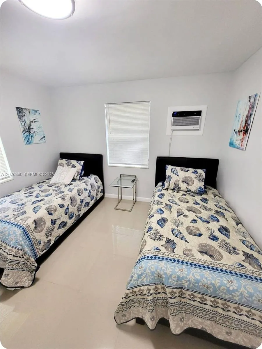 1723 Wiley St #XX Hollywood, FL 33020