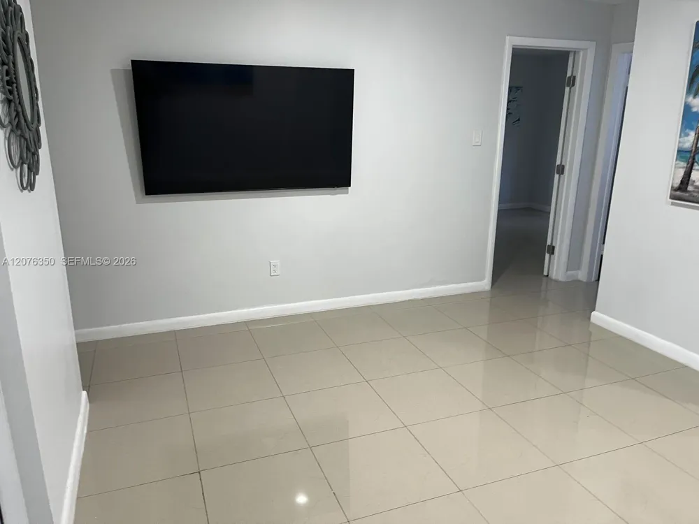 1723 Wiley St #XX Hollywood, FL 33020