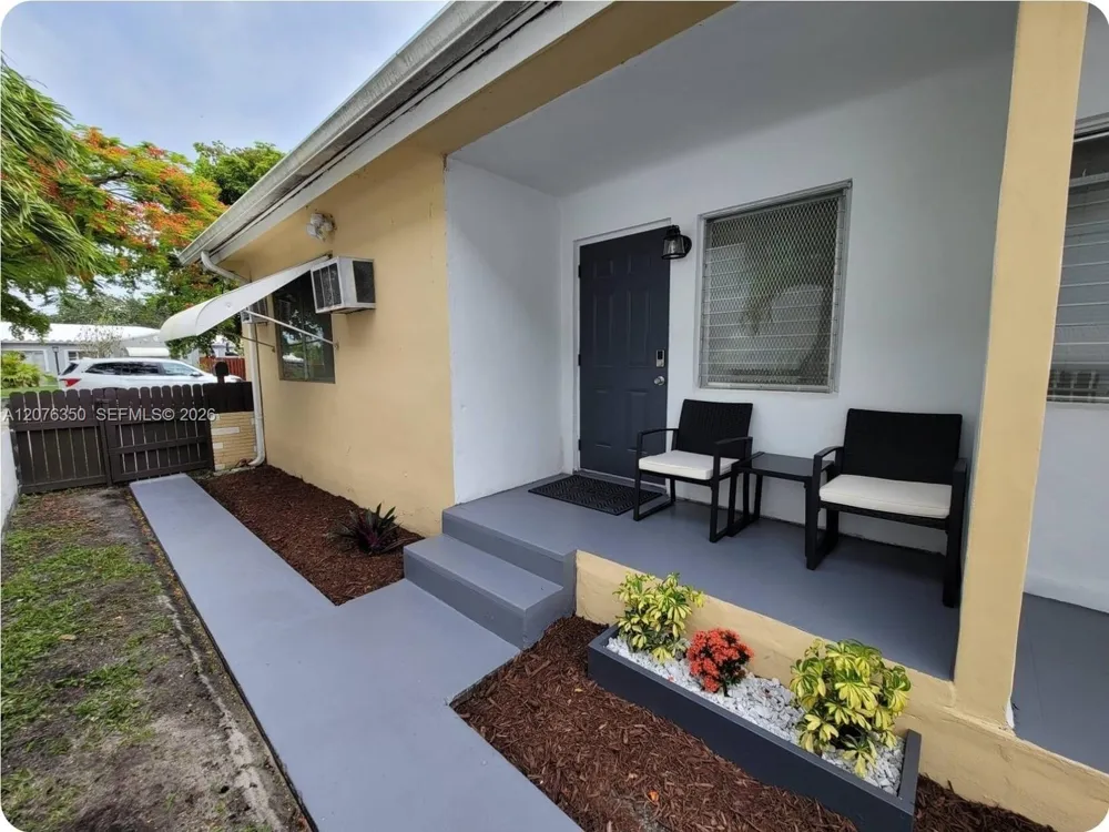 1723 Wiley St #XX Hollywood, FL 33020