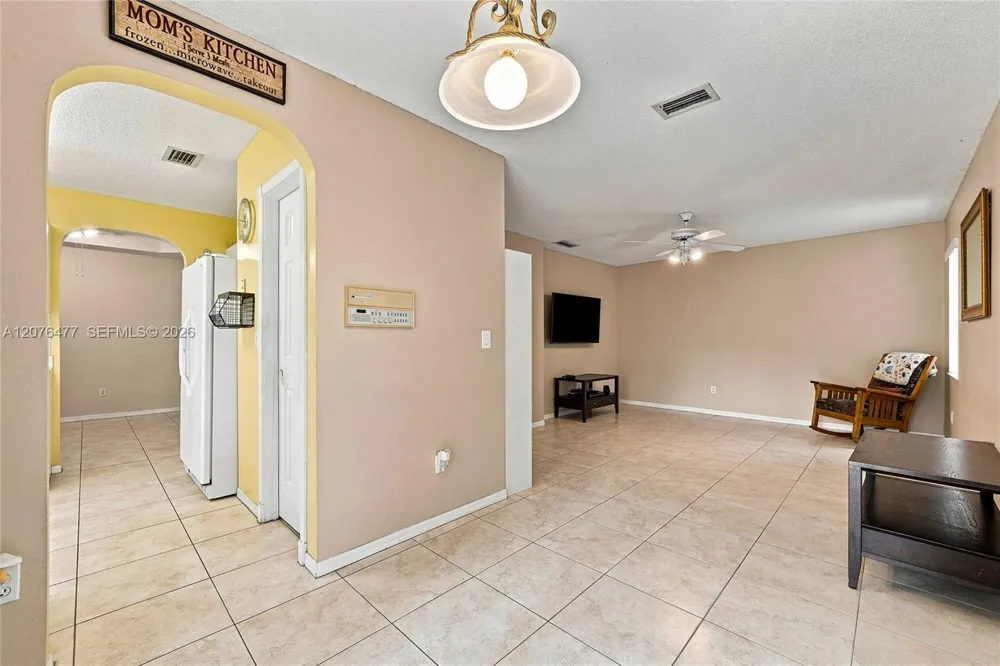 15822 SW 16th Ct Pembroke Pines, FL 33027