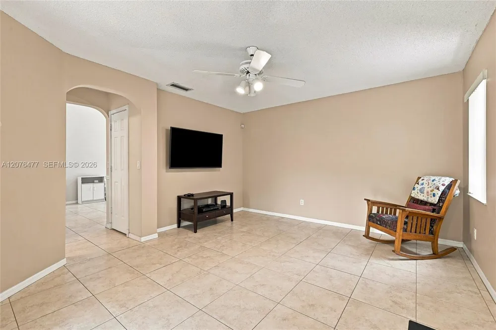 15822 SW 16th Ct Pembroke Pines, FL 33027