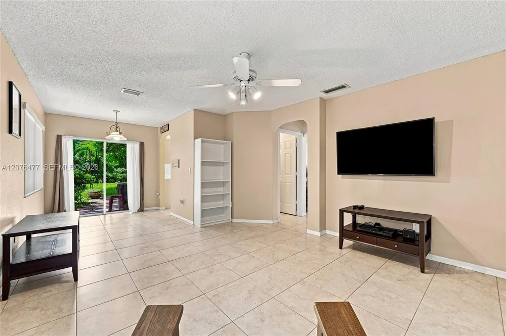 15822 SW 16th Ct Pembroke Pines, FL 33027