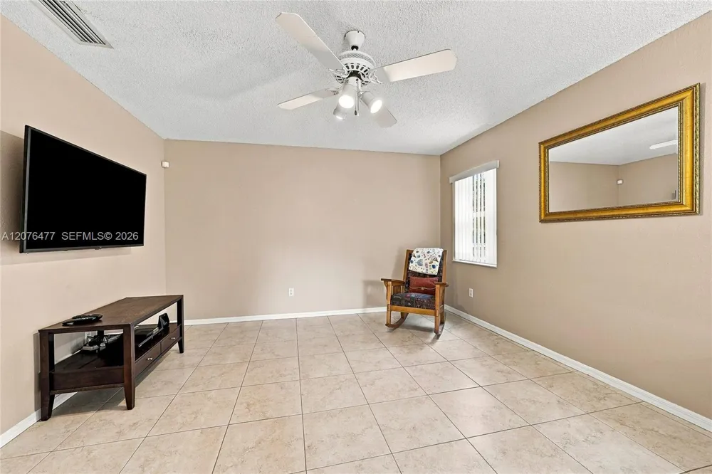 15822 SW 16th Ct Pembroke Pines, FL 33027