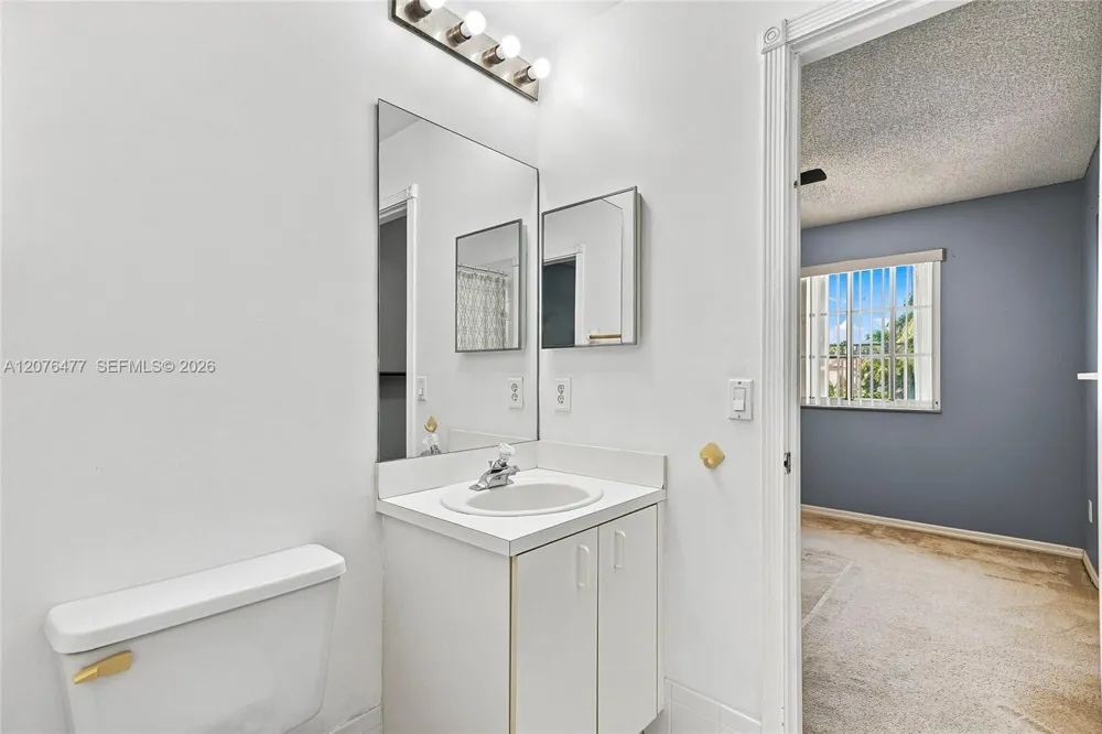 15822 SW 16th Ct Pembroke Pines, FL 33027