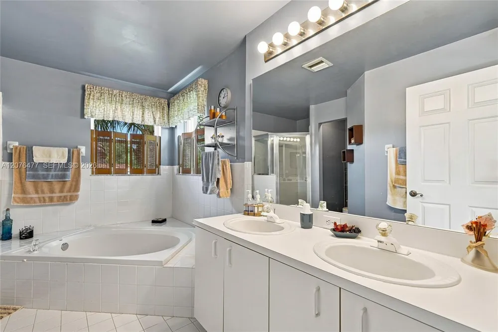 15822 SW 16th Ct Pembroke Pines, FL 33027