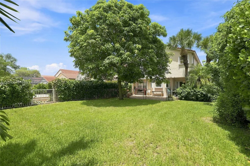 15822 SW 16th Ct Pembroke Pines, FL 33027