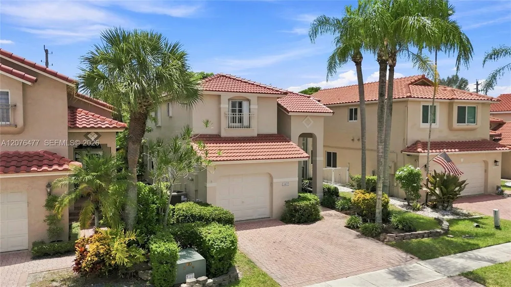 15822 SW 16th Ct Pembroke Pines, FL 33027