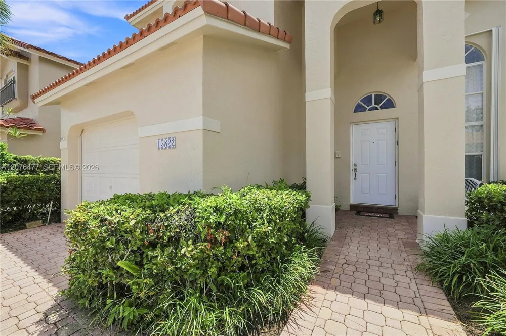 15822 SW 16th Ct Pembroke Pines, FL 33027