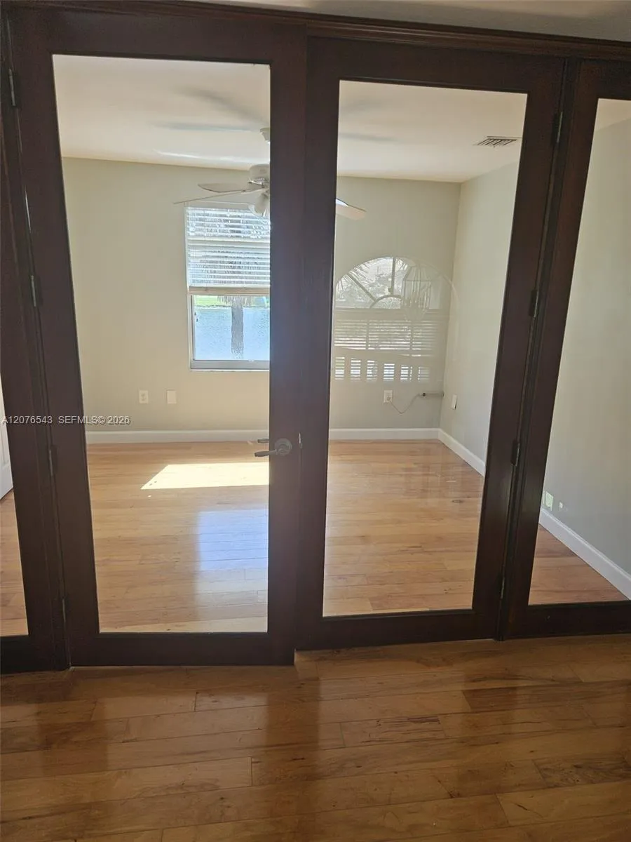 1072 NW 139th Ter Pembroke Pines, FL 33028