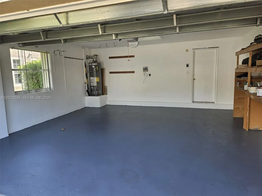 1072 NW 139th Ter Pembroke Pines, FL 33028