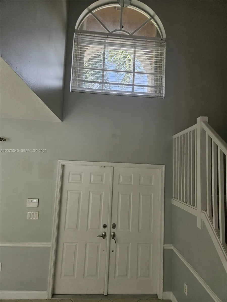 1072 NW 139th Ter Pembroke Pines, FL 33028