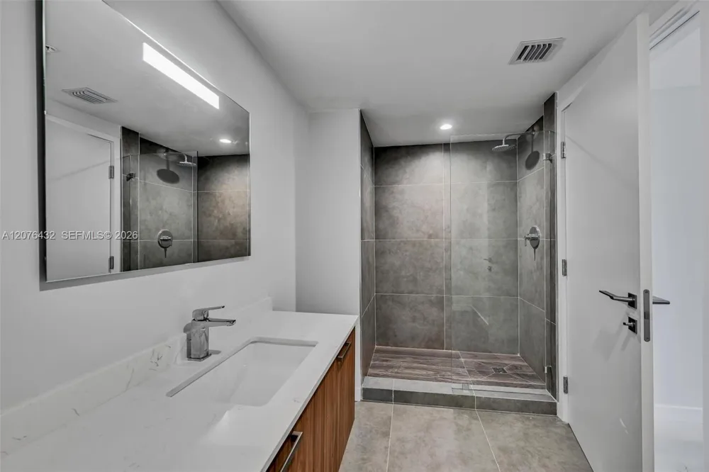 840 NE 130th St #508 North Miami, FL 33161