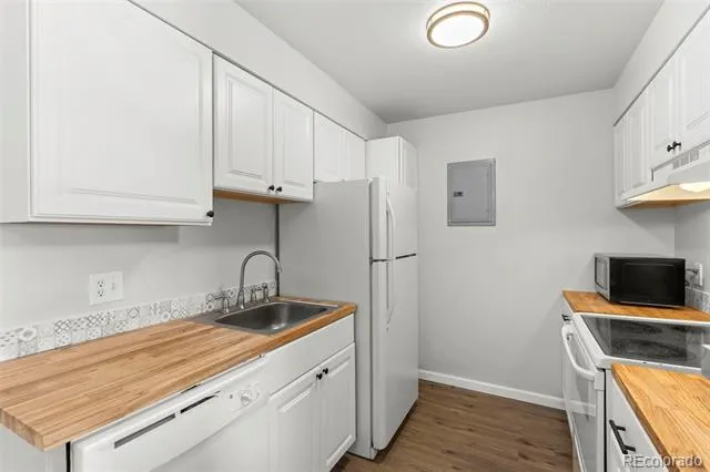 381 S Ames Street #F305 Lakewood, CO 80226
