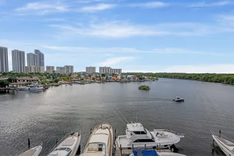400 Sunny Isles Blvd #908