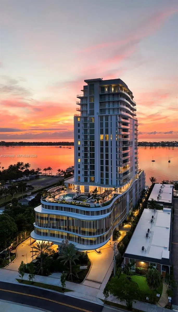 4714 Flagler #1104 Palm Beach, FL 33407