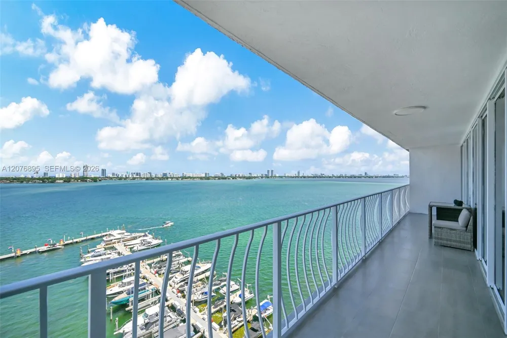 7601 E Treasure Dr #1419 North Bay Village, FL 33141