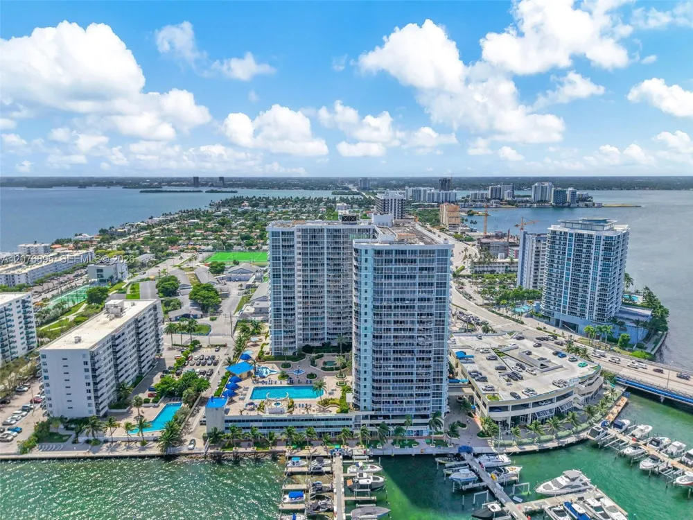 7601 E Treasure Dr #1419 North Bay Village, FL 33141