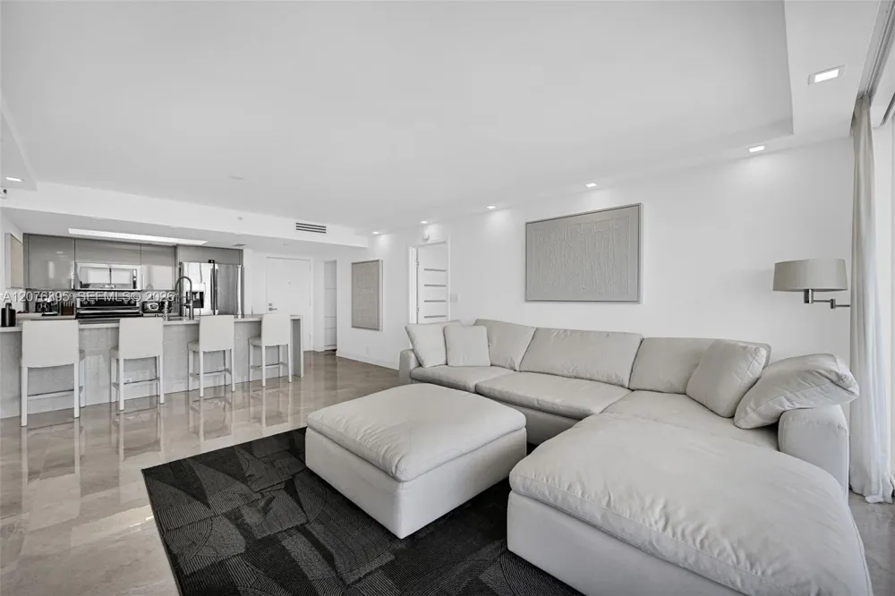 7601 E Treasure Dr #1419 North Bay Village, FL 33141
