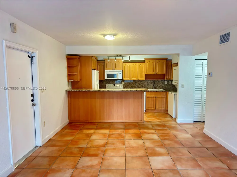 7915 SW 104th St #104G Miami, FL 33156