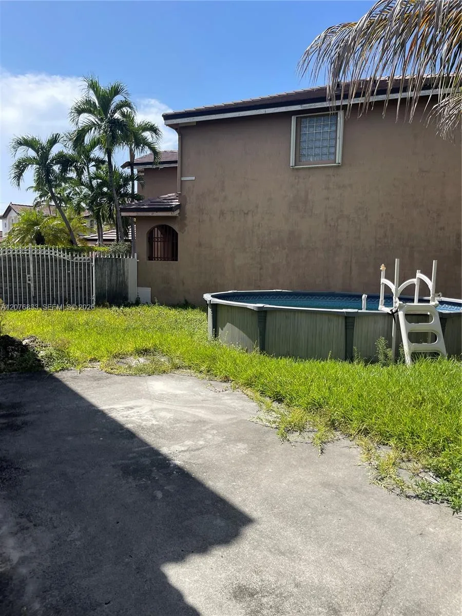 15523 SW 36th Ter Miami, FL 33185