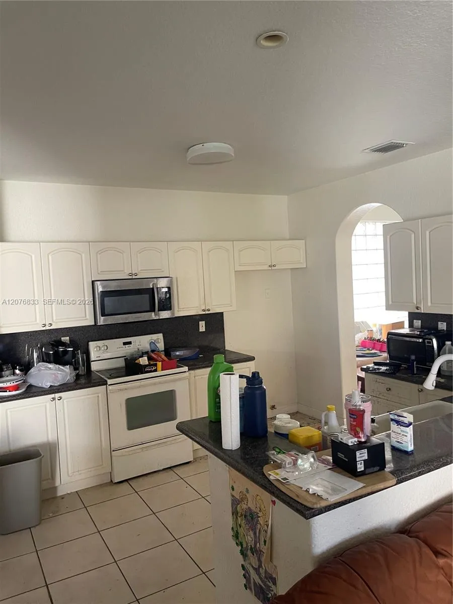 15523 SW 36th Ter Miami, FL 33185