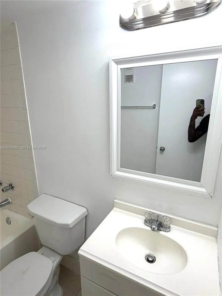 95 NE 41st St #O219 Oakland Park, FL 33334