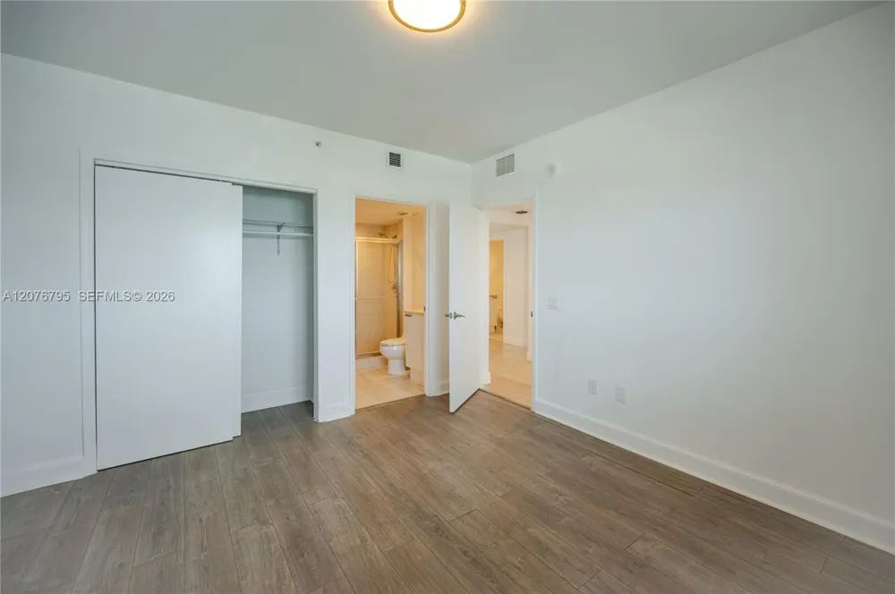 15051 Royal Oaks Ln #2403 North Miami, FL 33181