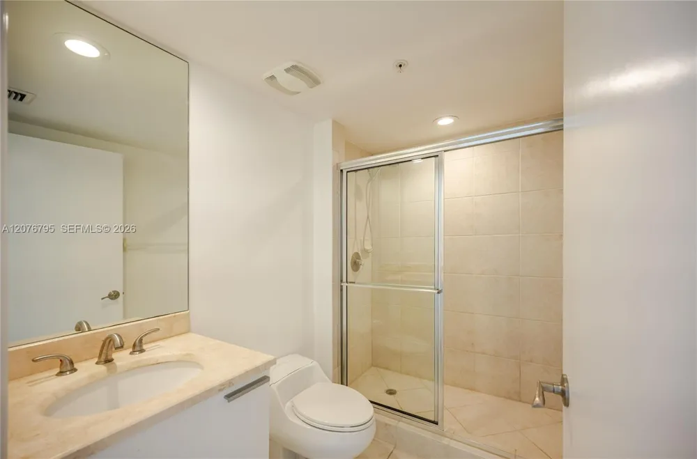 15051 Royal Oaks Ln #2403 North Miami, FL 33181