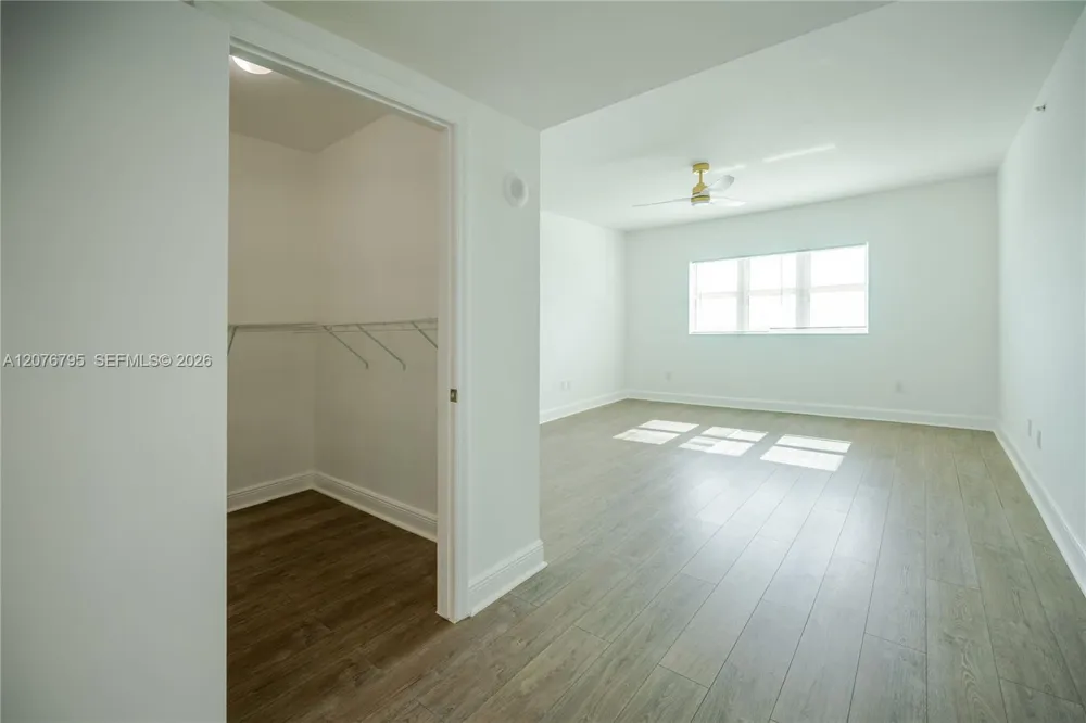 15051 Royal Oaks Ln #2403 North Miami, FL 33181