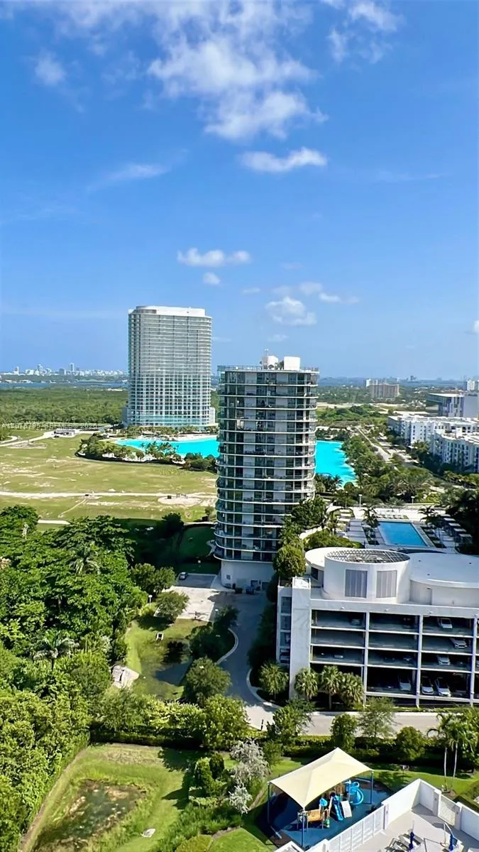 15051 Royal Oaks Ln #2403 North Miami, FL 33181