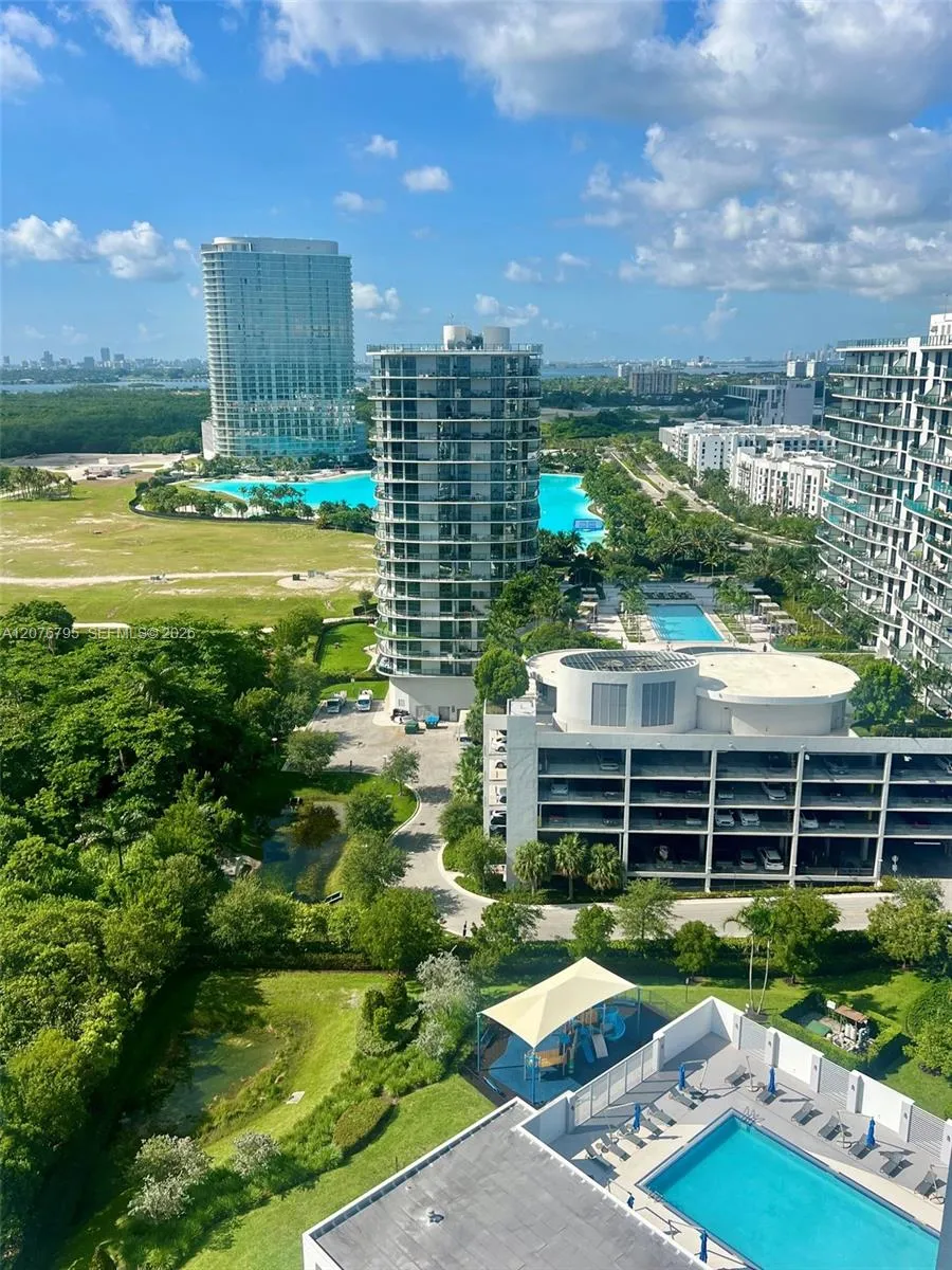 15051 Royal Oaks Ln #2403 North Miami, FL 33181